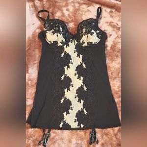 Victoria Secrets slip with garters nwot 36B